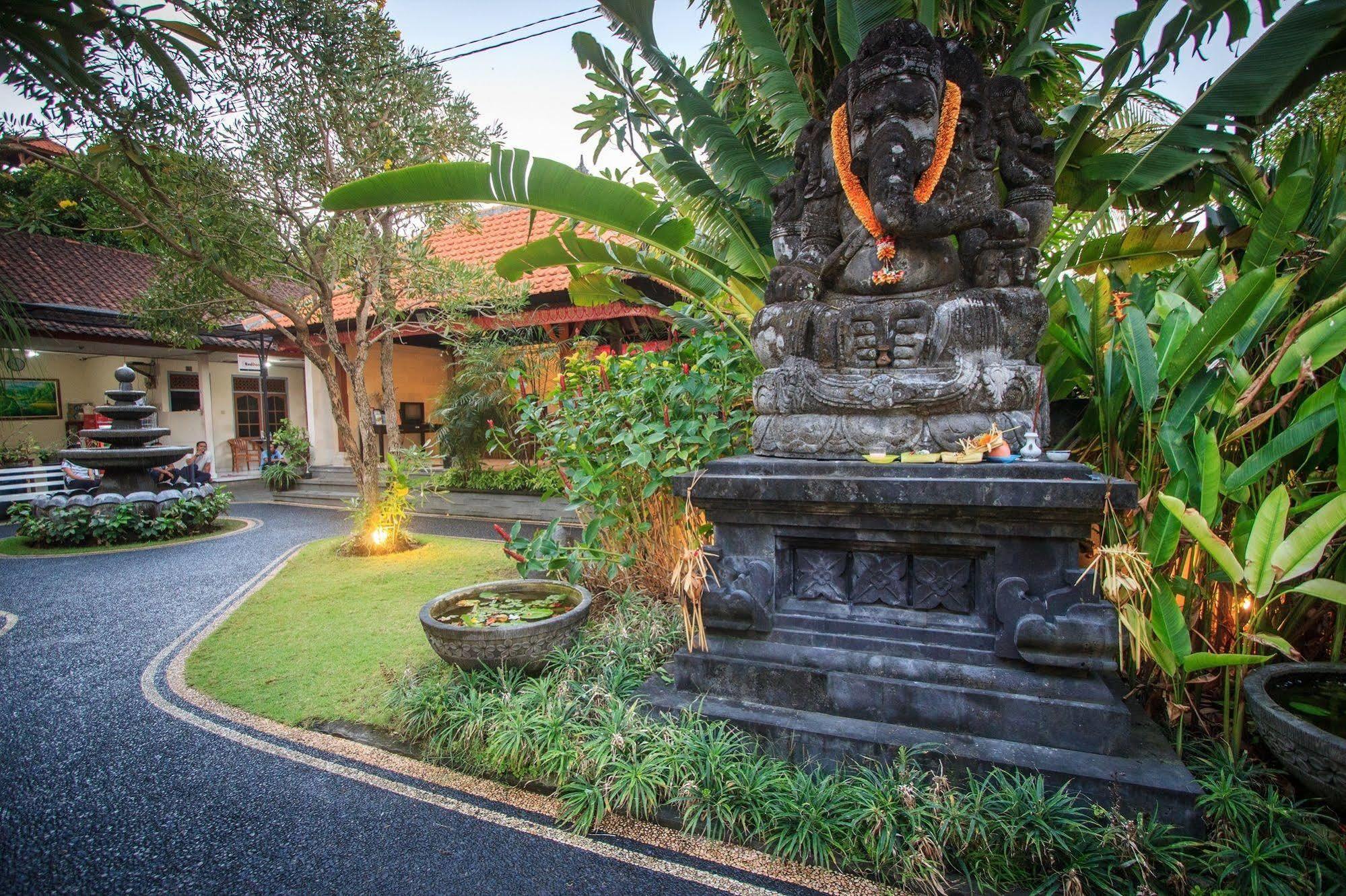 Pondok Anyar Hotel Kuta Lombok Kültér fotó